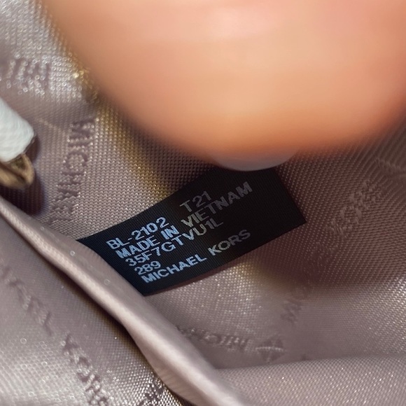 Sold - Picture 6 of 10